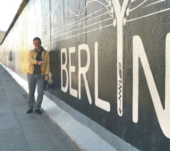 Private Berlin tour by minivan lasting 3 hours (for up to 6 people)